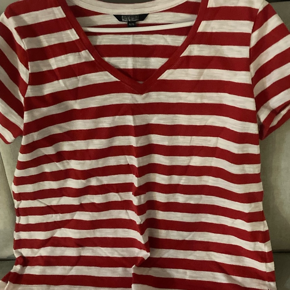 Nicole Miller v neck ladies shirt
